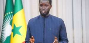 Les-six-journalistes-qui-vont-mener-la-premiere-interview-du-President-Diomaye-Faye