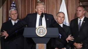 trump-pence-pruitt-zinke-decret-environnement-charbon