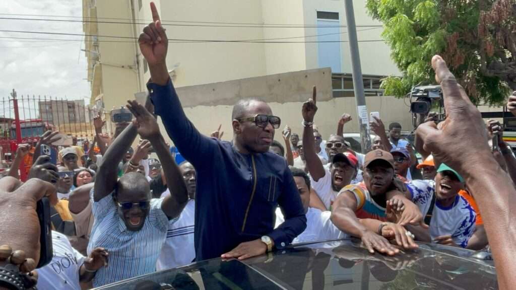 89829882-63462359-1200x675